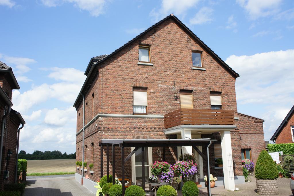 Ferienwohnung Poettershof Krefeld Ruang foto