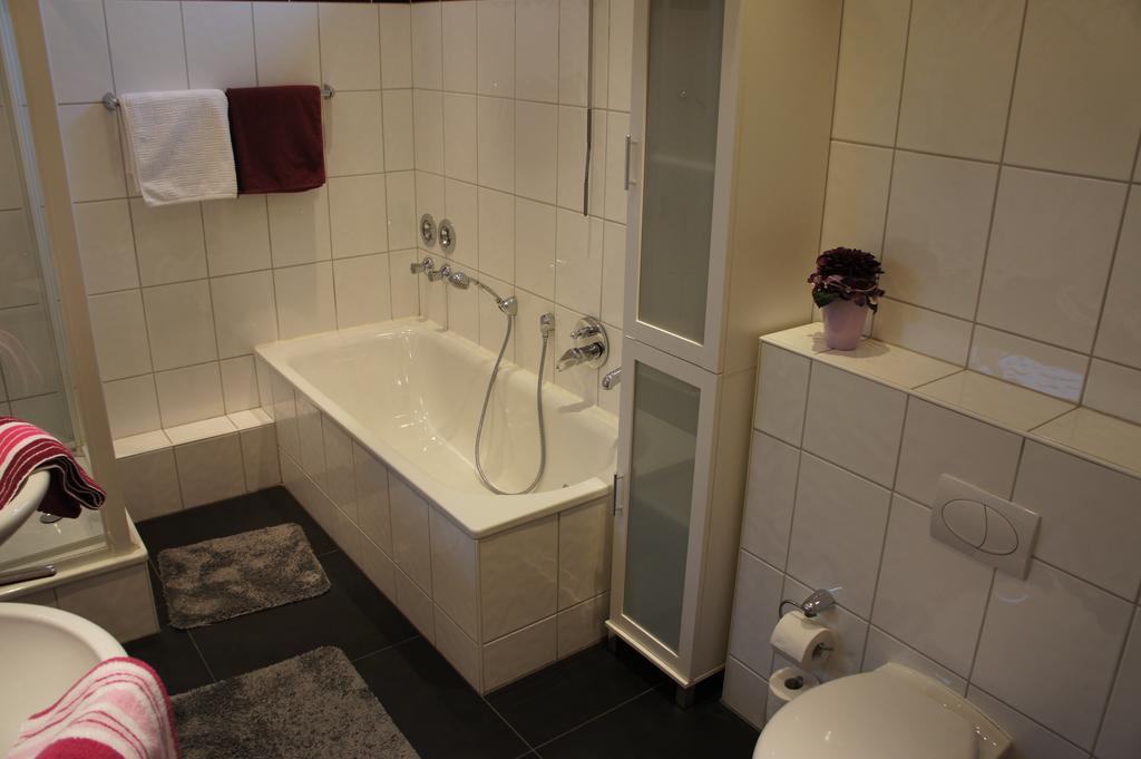 Ferienwohnung Poettershof Krefeld Ruang foto